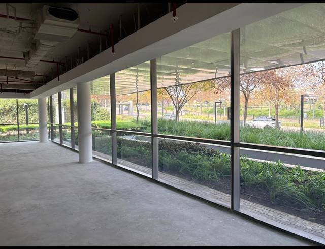 595M² OFFICE TO LET IN WATERFALL